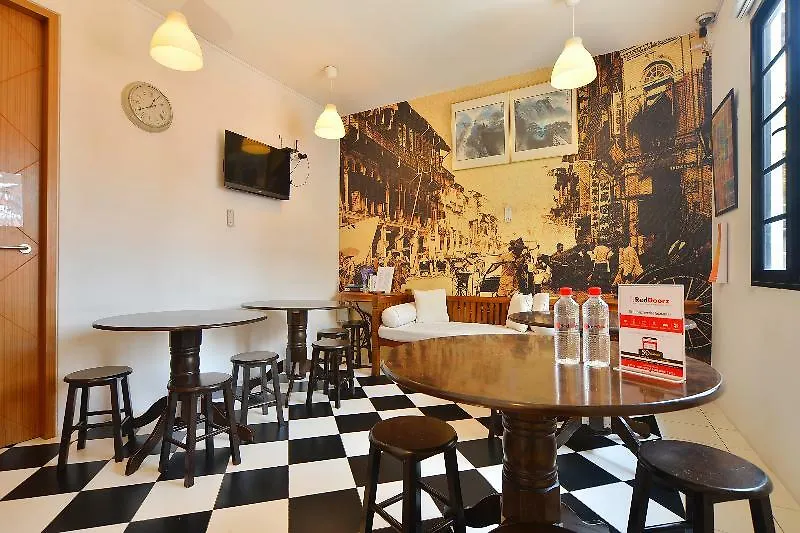 Check-Inn At Little India Hotel